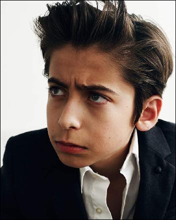 Aidan-Gallagher-3393470 (799x1000, 76 kБ...)