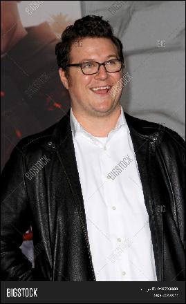 cameron-britton006 (988x1620, 213 kБ...)