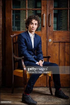 robert-sheehan007 (396x594, 60 kБ...)