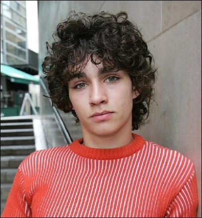 robert-sheehan023 (600x648, 106 kБ...)