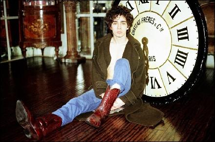 robert-sheehan033 (807x535, 121 kБ...)