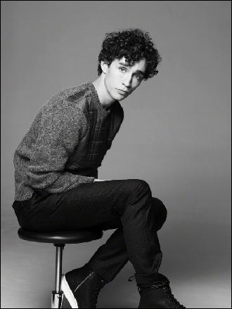 robert-sheehan062 (605x807, 68 kБ...)