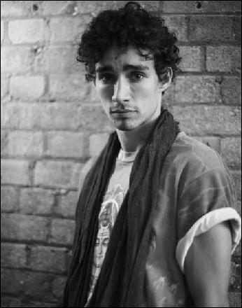 robert-sheehan069 (456x581, 54 kБ...)