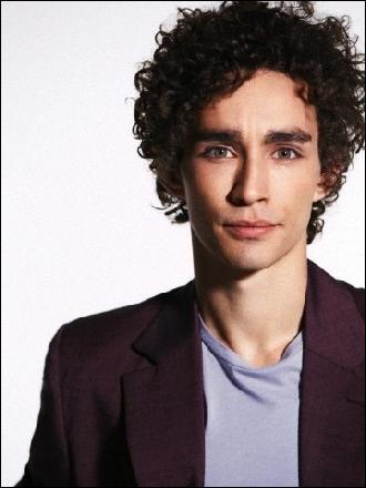 robert-sheehan079 (360x480, 36 kБ...)