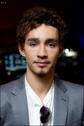 robert-sheehan083 (686x1024, 118 kБ...)