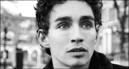 robert-sheehan086 (840x450, 49 kБ...)