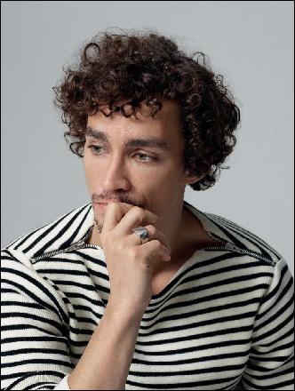 robert-sheehan123 (838x1111, 159 kБ...)