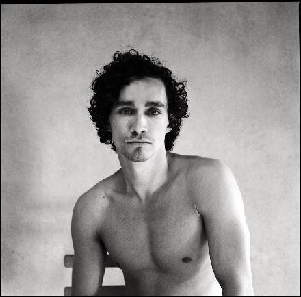 robert-sheehan136 (1023x1007, 200 kБ...)